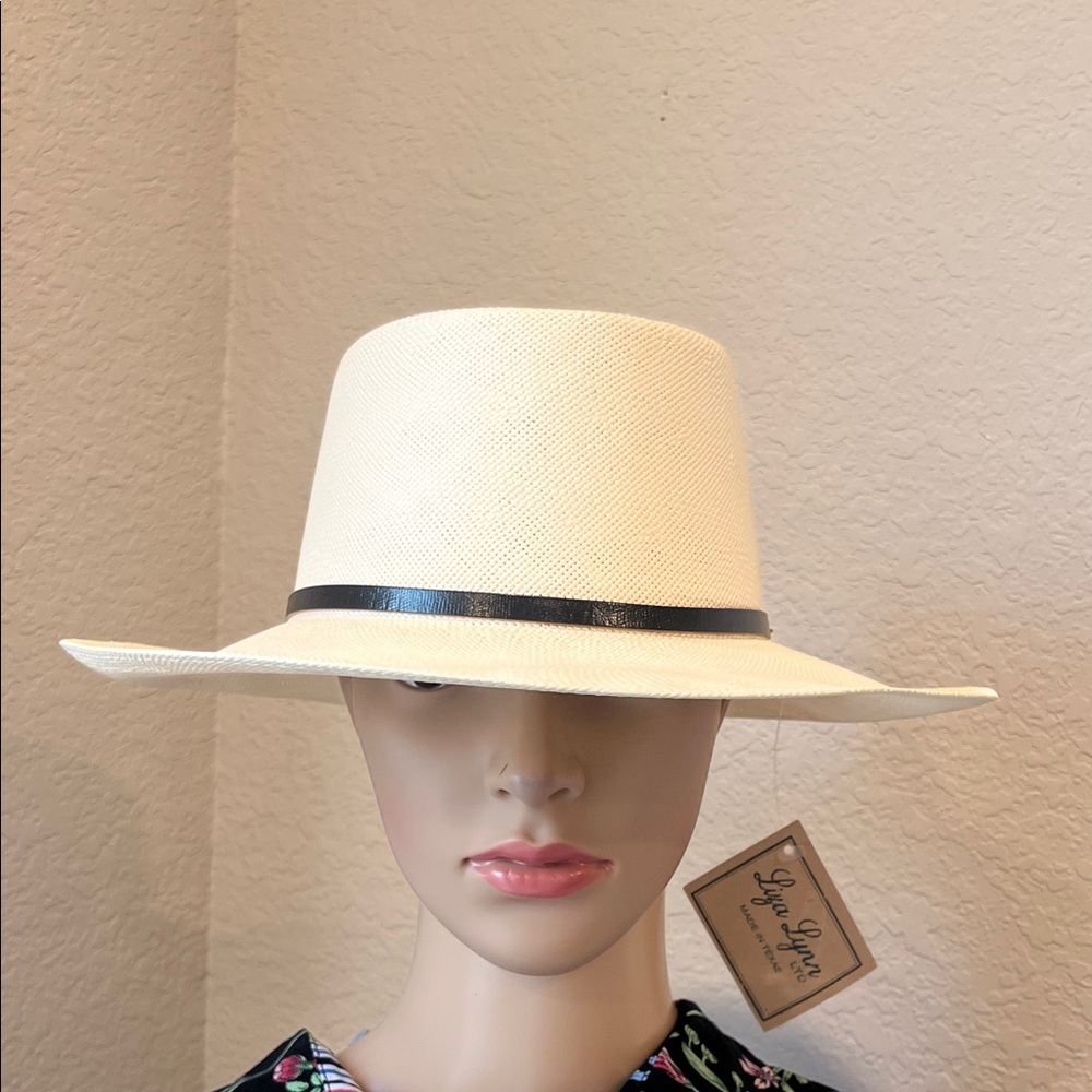 New Resistol Elegant Cream Hat with Black Band - Picture 2 of 7
